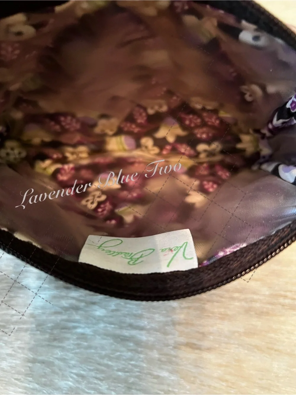 VERA BRADLEY Plum Petals 2011 Travel Cosmetic Case Zipper Top Close Lined Purple